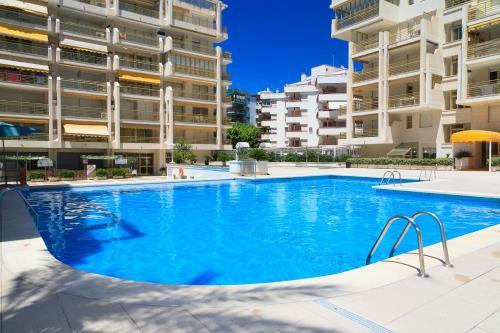 Uhc Novelty Apartments