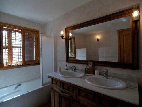 San Jose Villa Sleeps 8 Pool Wifi