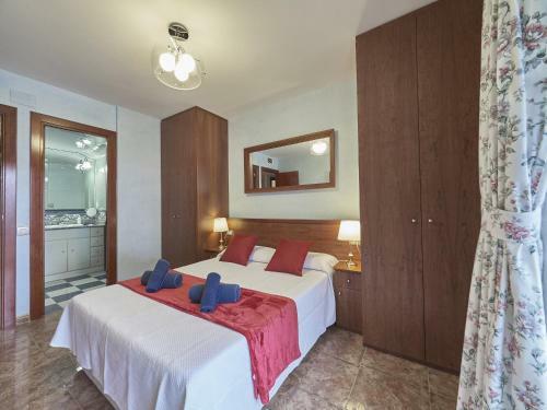 Sea & Pool Apartment
