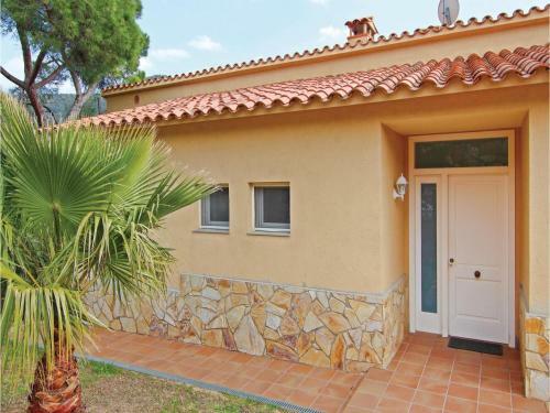 Three-bedroom Holiday Home In Santa Cristina D'aro
