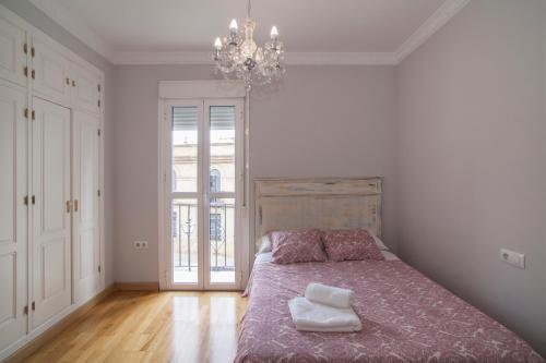 10 Bdr Chalet; Maria Luisa Park