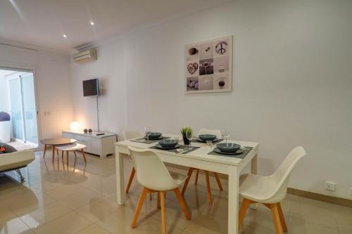 White Center Apartment