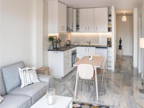 Two-bedroom Apartment In Las Lagunas De Mijas