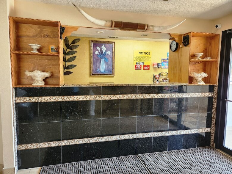 Hotel Super 8 Arlington East