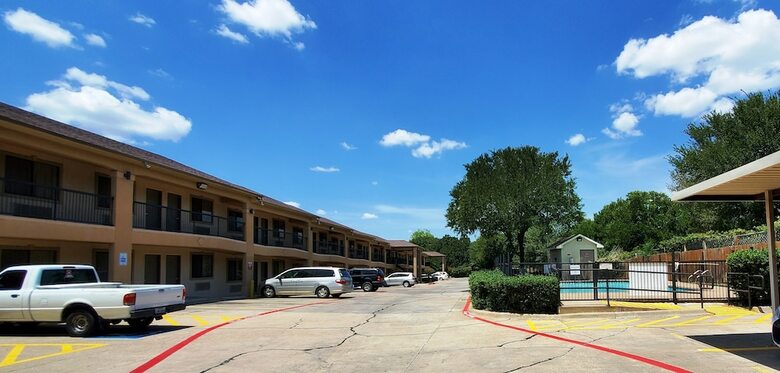 Hotel Super 8 Arlington East