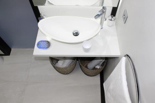Luxury African Apartment With Pool In Taurito, Mog�n.