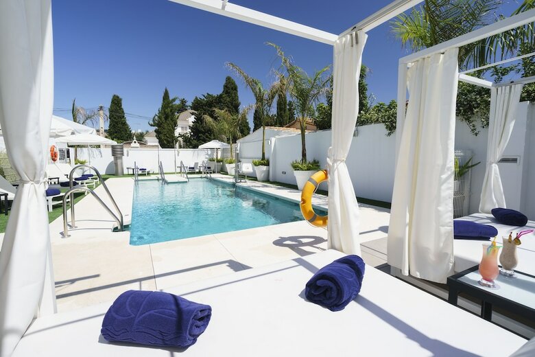 Costa Del Sol Hotel