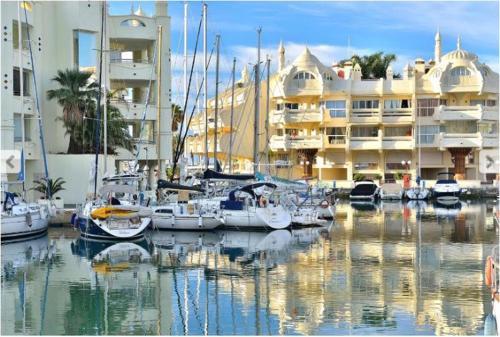Bleu Mare Apartment