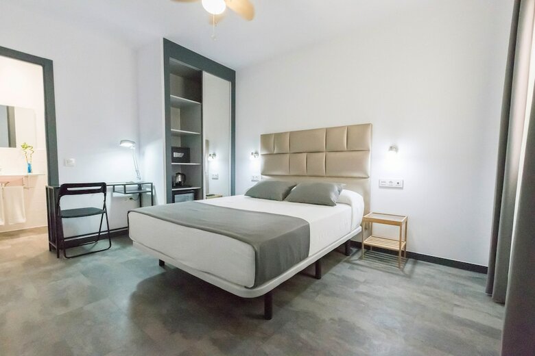 Hostal Bajondillo Beach Cozy Inns