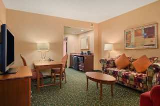Hotel Embassy Suites Hampton Roads Va