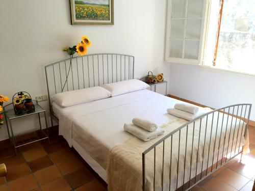 Blanca Paloma - Holiday House
