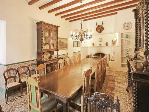 Thirteen-bedroom Holiday Home In Vilanova Del Valles