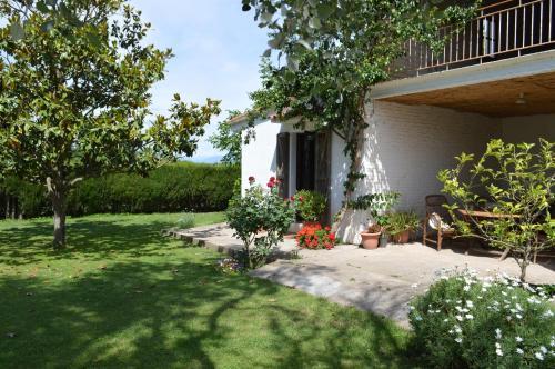 Casa Con Magn�fico Jard�n A 5km De La Playa M Bla