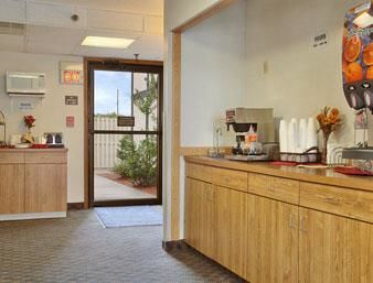 Hotel Super 8 Montgomery Maybrook Area