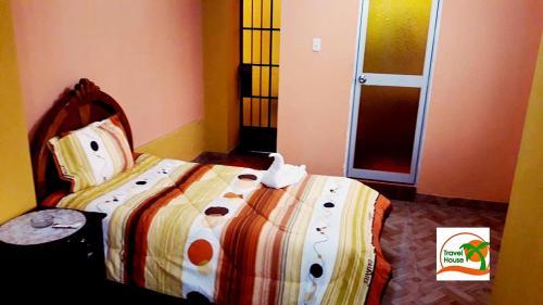 Hostal Travel House