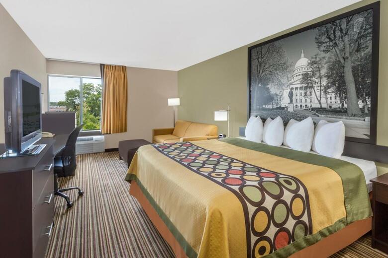 Hotel Super 8 Madison South