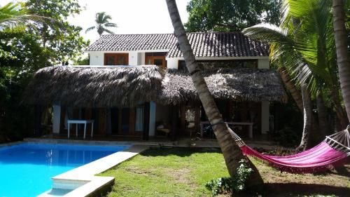 Villa With Large Pool, Near Beach