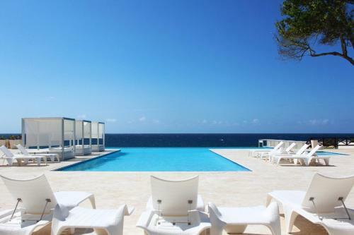 Hotel Ocean Village Deluxe Resort & Spa