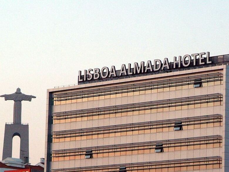 Hotel Mercure Lisboa Almada