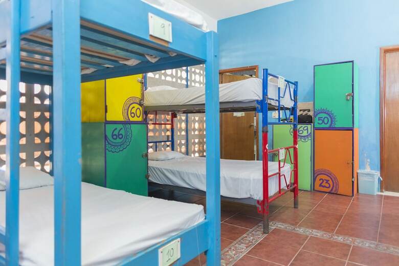 Hostel Playa By The Spot