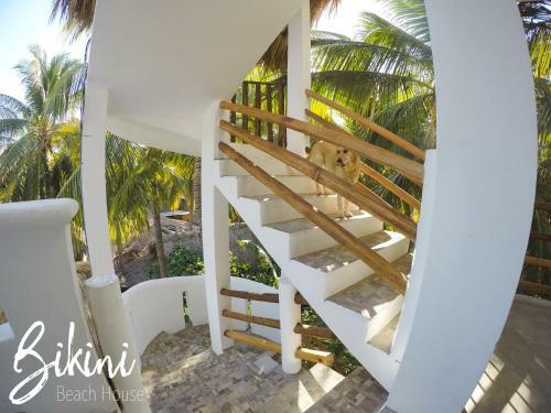 Hostal Bikini Beach House