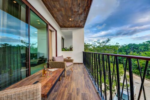 Lunata Apartment 102