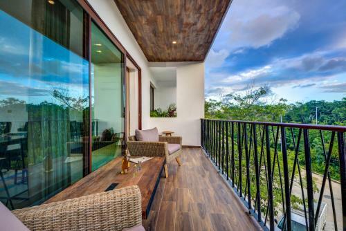 Lunata Apartment 102