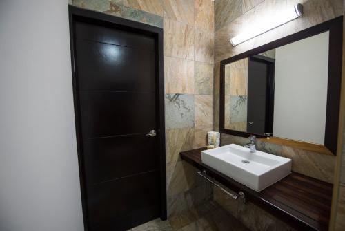 Hotel Andiroba Palace