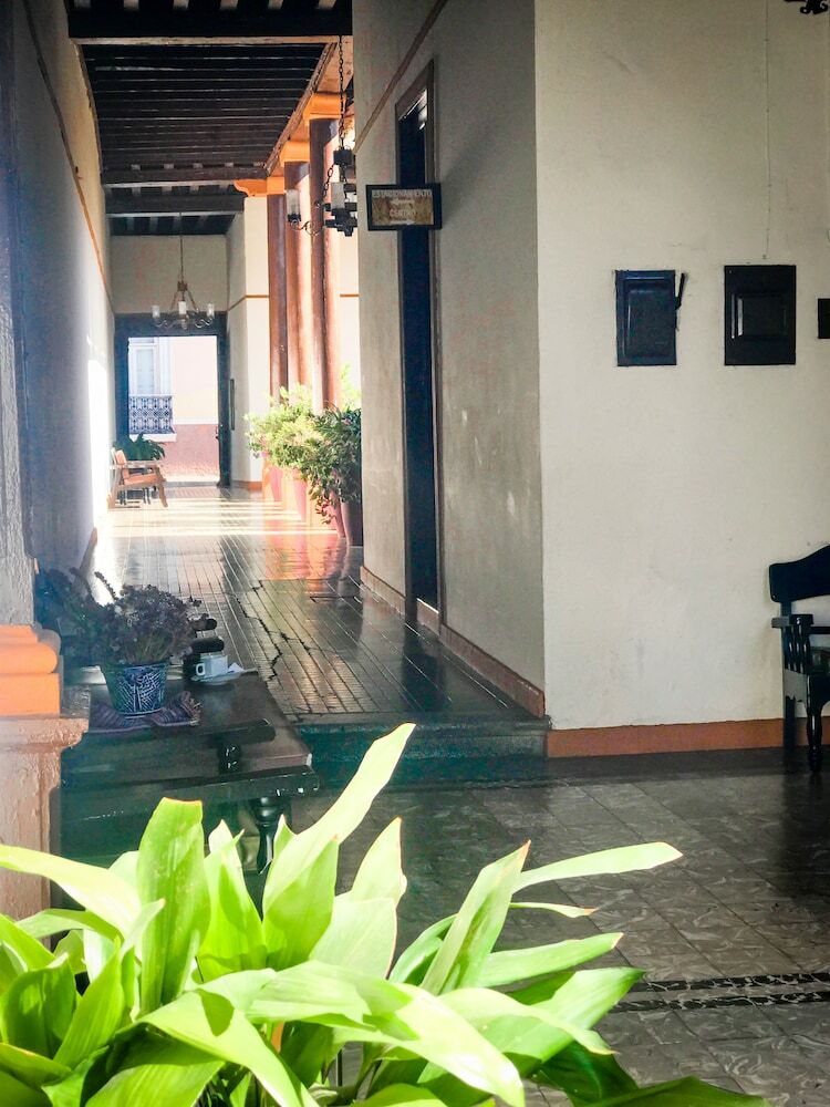 Hotel Villa De Flores