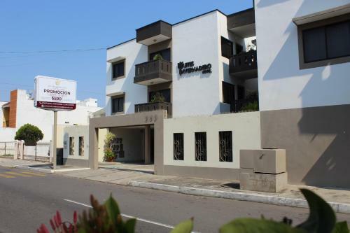 Suites Invernadero Hotel