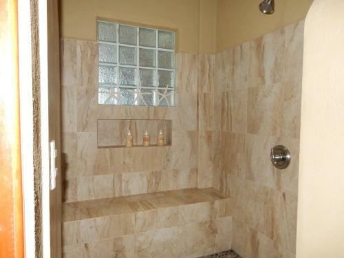 Casa Arcoiris Zihuatanejo B&B