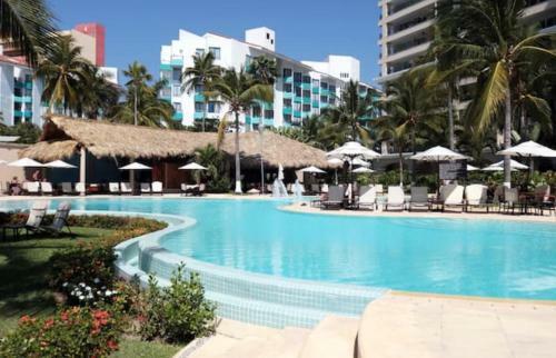 Grand Residencial Ixtapa Apartment