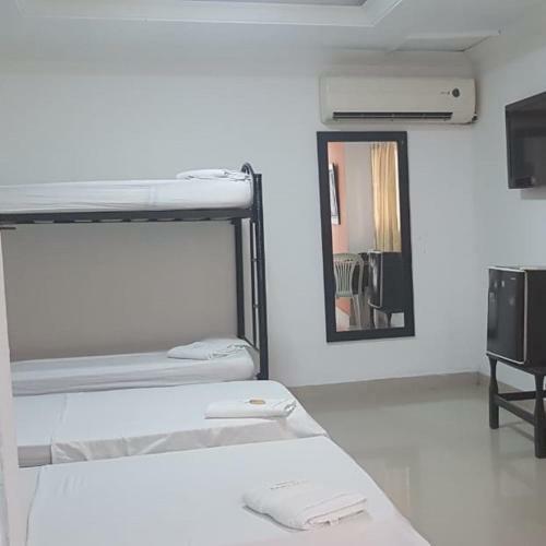 Hotel Imperio Inn 74