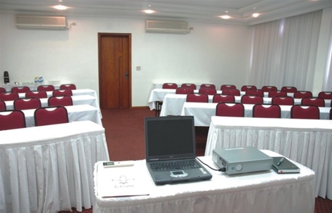 Lizon Curitiba Hotel