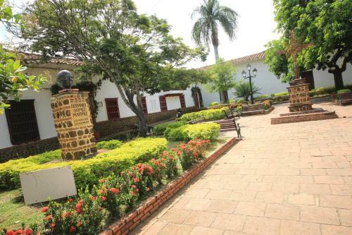 Hotel Santa Barbara Colonial - Santa Fe De Antioquia