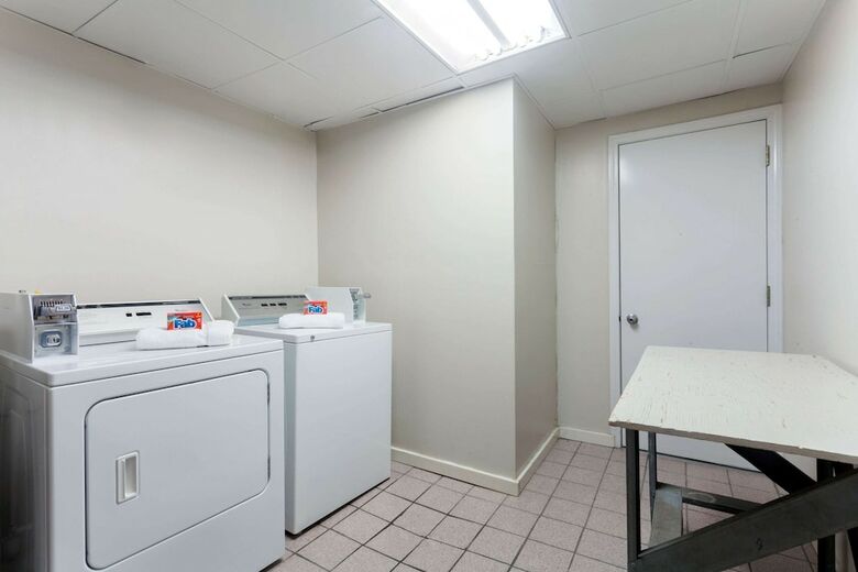 Hotel Super 8 Clarksville Northeast