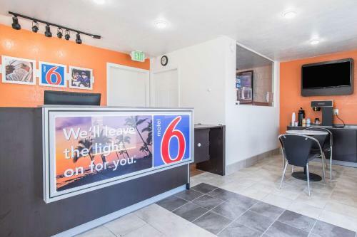 Hotel Motel 6 Orange - Anaheim