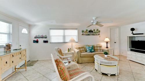 Coastal Cottage - Three Bedroom Home