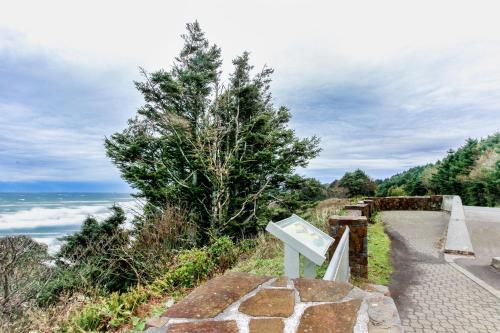 Alki' House