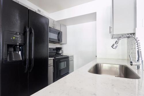 The Domain Premier Suites By Sonder