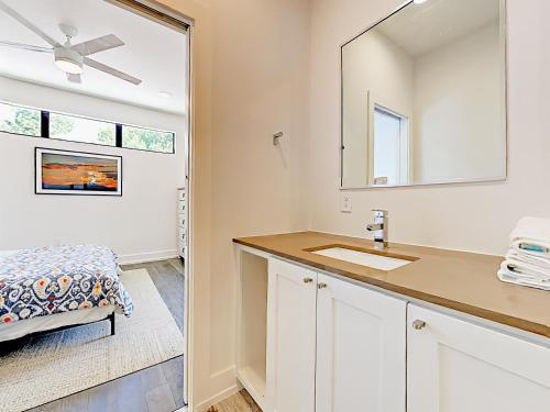 Apartamento 606 W Johanna Townhouse Unit B