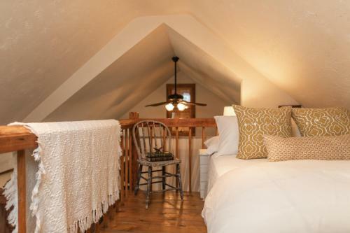 Bed & Breakfast The Mast Farm Inn