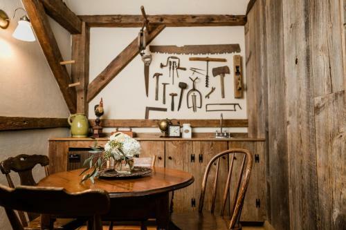 Bed & Breakfast The Mast Farm Inn