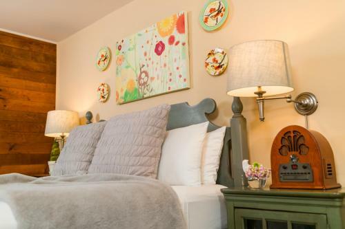 Bed & Breakfast The Mast Farm Inn