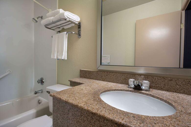 Hotel Days Inn Encinitas- Legoland Moonlight Beach
