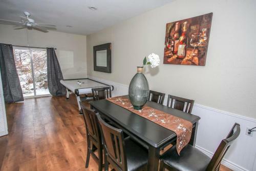 1724 - Bear Cub Den Home