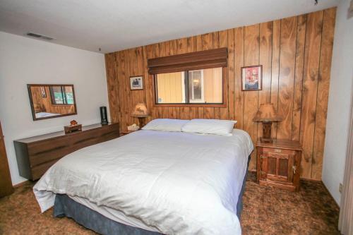 1721 - Cozy Hollow Home