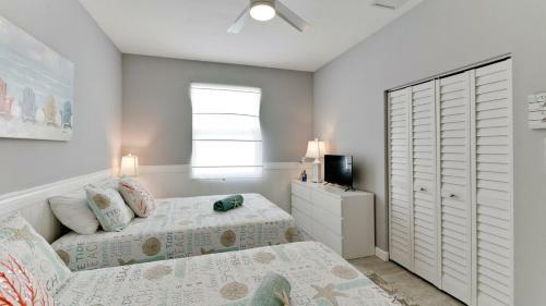 Tropical Oasis - Three Bedroom Home