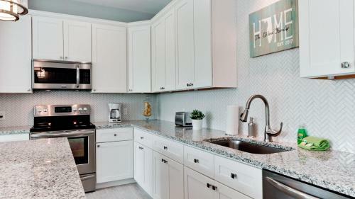 Tropical Oasis - Three Bedroom Home