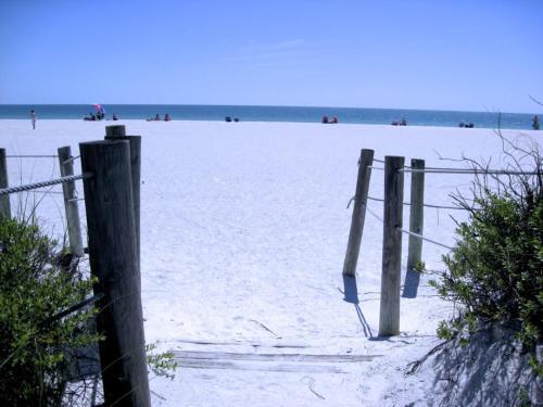 Apartamento Beach Bay Breeze Condo